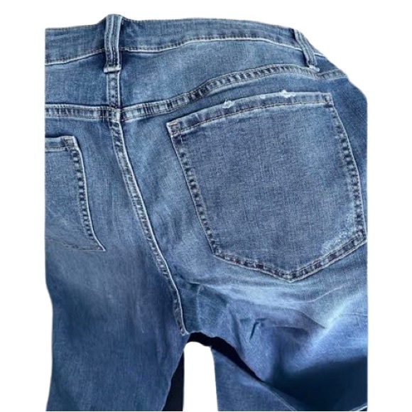 Wmn’s Cropped Lee Riders Capri Jeans - Picture 9 of 16